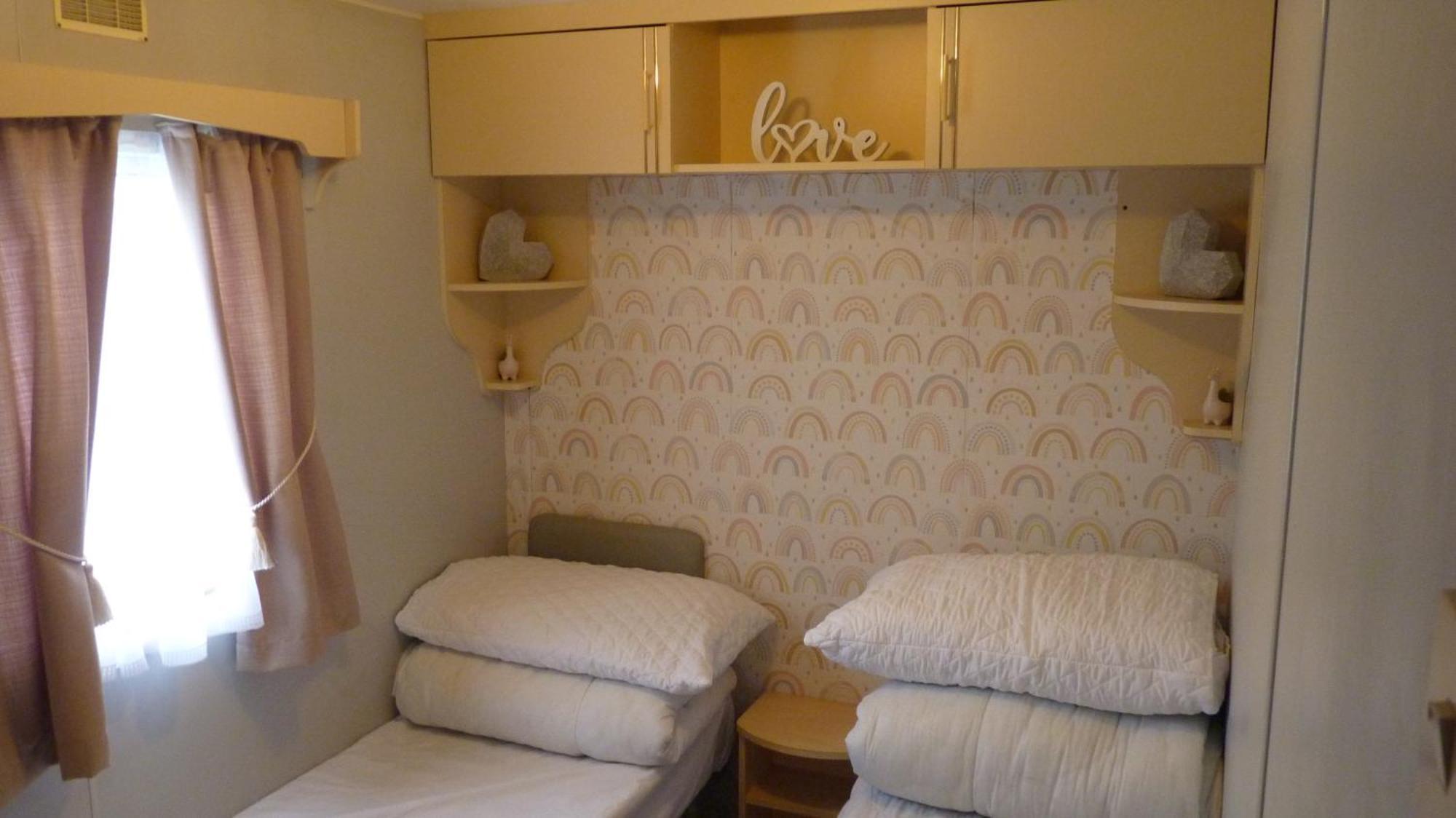 L&g FAMILY HOLIDAYS 8 BERTH CORAL BEACH EMMA MAX 4 ADULTS Ingoldmells Exterior foto